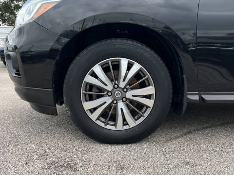 2017 Nissan Pathfinder S