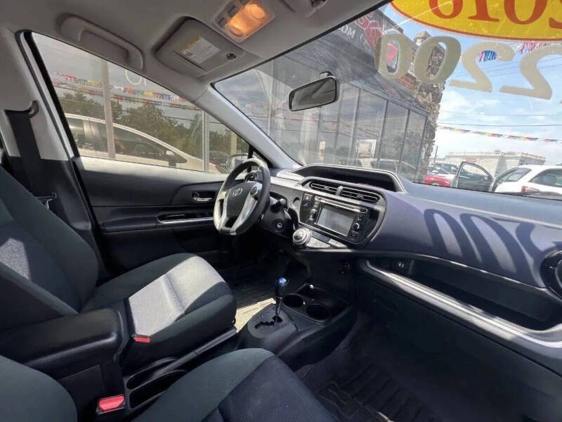 2016 Toyota Prius c Four