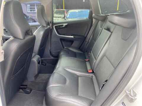 2016 Volvo XC60 T5 Drive-E Premier