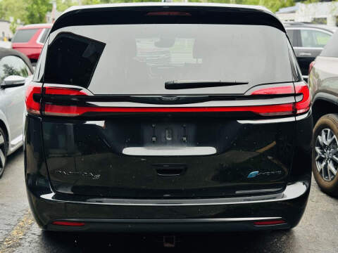 2022 Chrysler Pacifica Hybrid Touring L