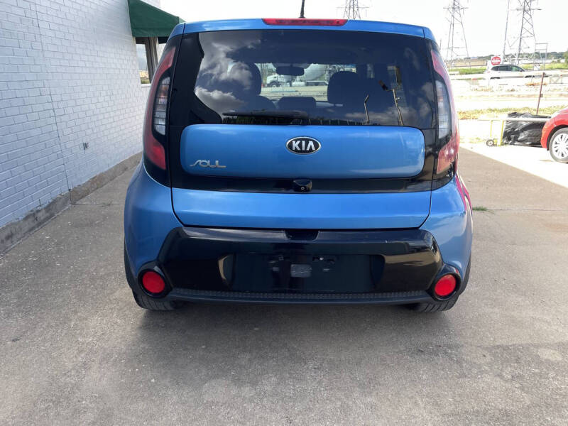 2016 Kia Soul +
