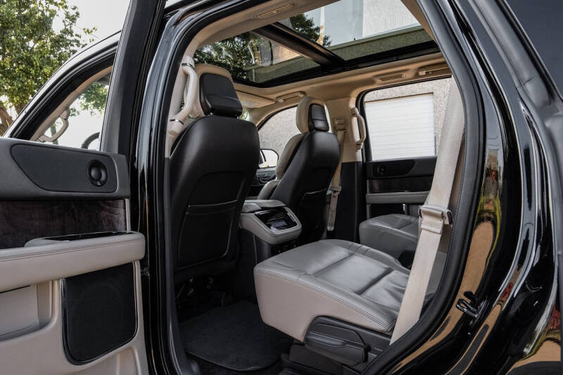 2022 Lincoln Navigator Standard