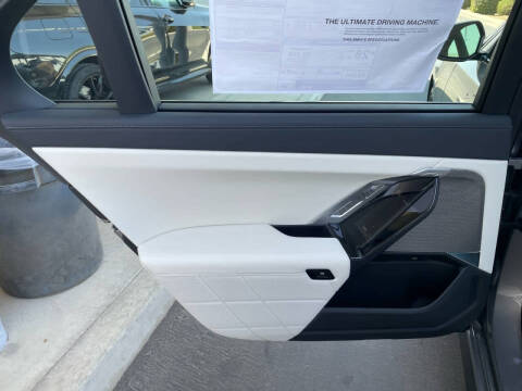 2025 BMW 7 Series 740i