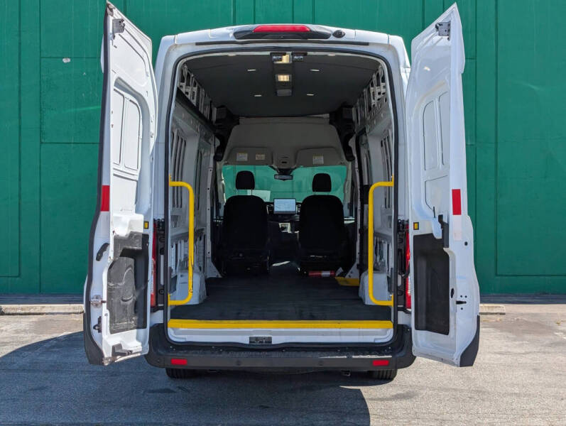 2022 Ford E-Transit 350