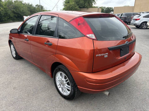 2005 Ford Focus ZX5 SE