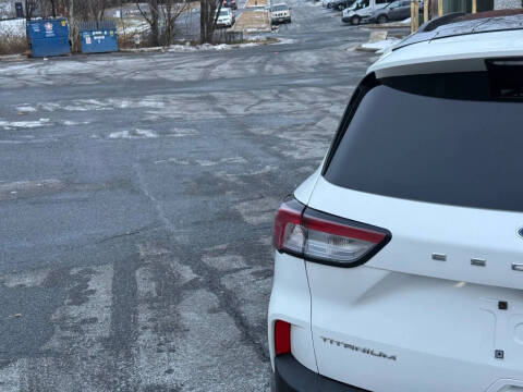 2020 Ford Escape Hybrid Titanium
