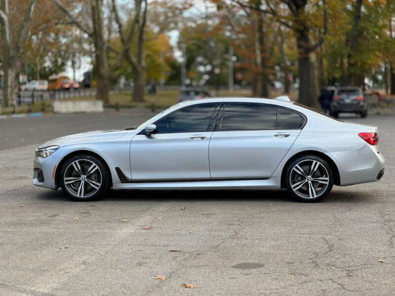 2019 BMW 7 Series 740i