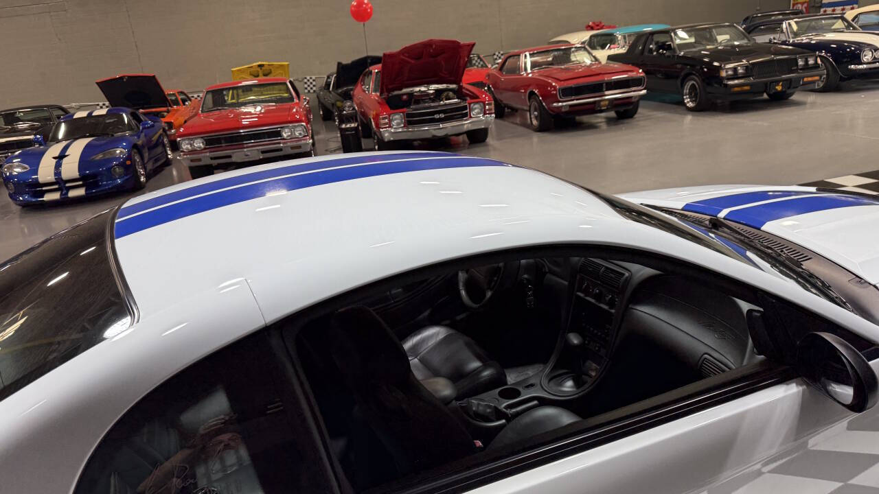 2003 Ford Mustang 34