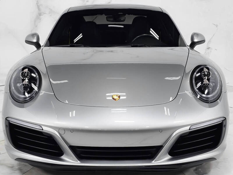2019 Porsche 911 Carrera