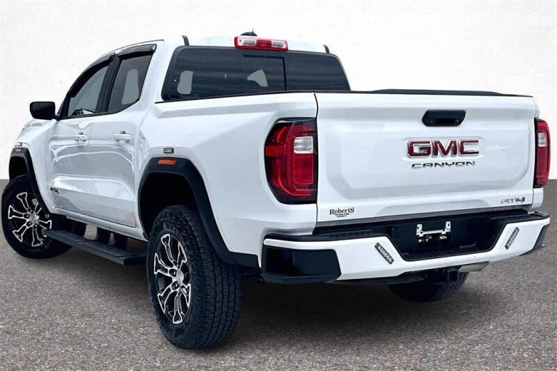 2024 GMC Canyon AT4