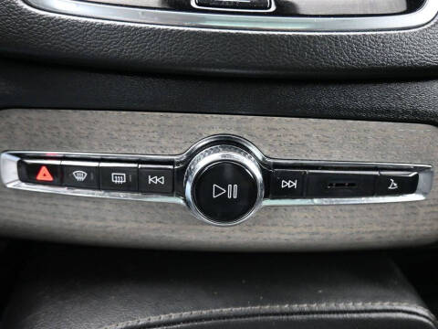 2021 Volvo XC90 T6 Inscription 6-Passenger
