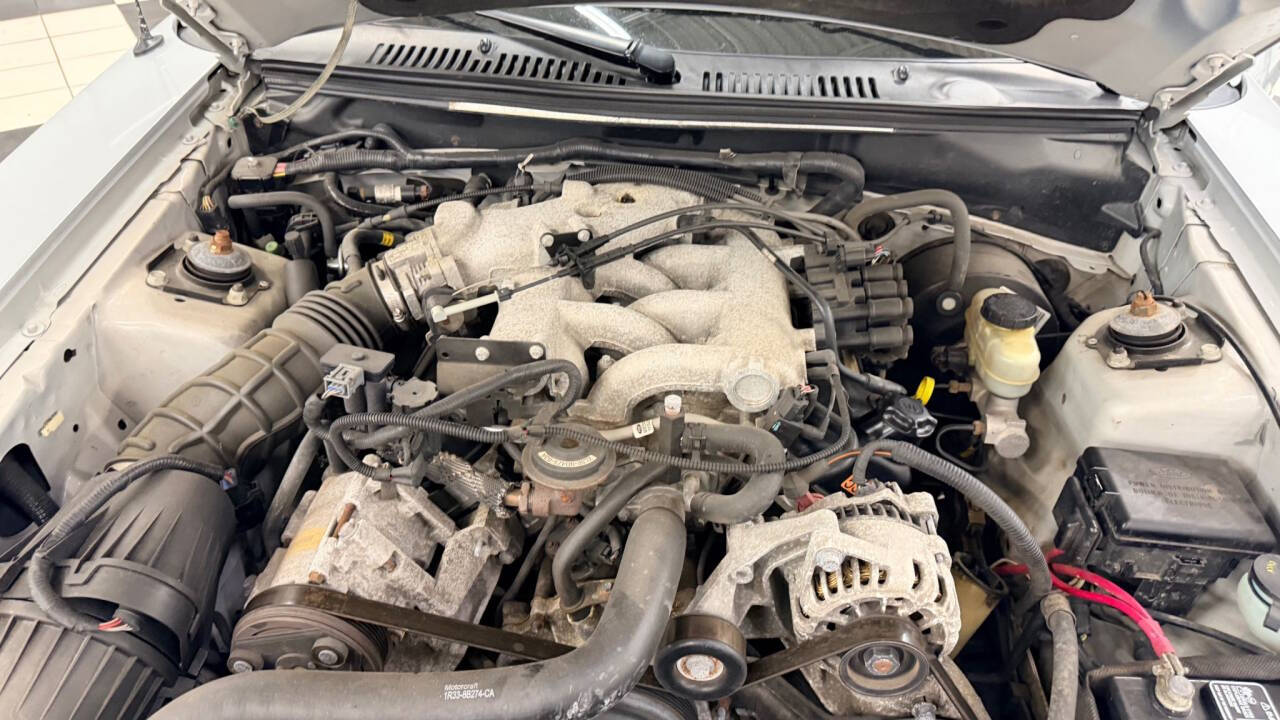2002 Ford Mustang 14