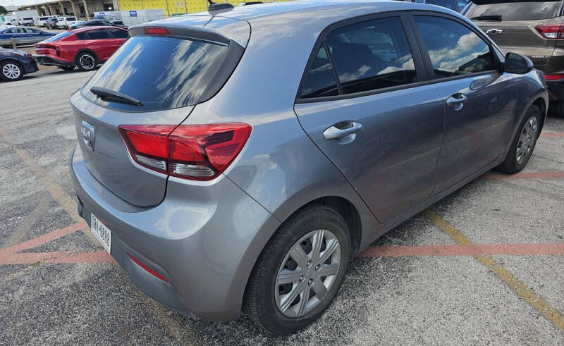 2023 Kia Rio 5-Door S