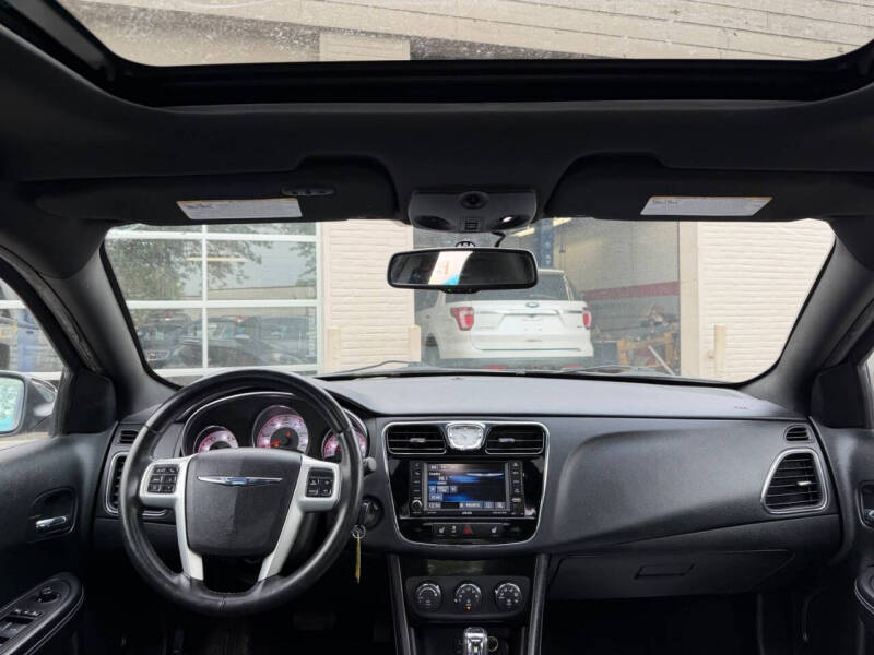 2013 Chrysler 200 Limited