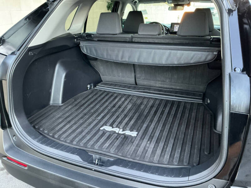 2020 Toyota RAV4 Hybrid LE