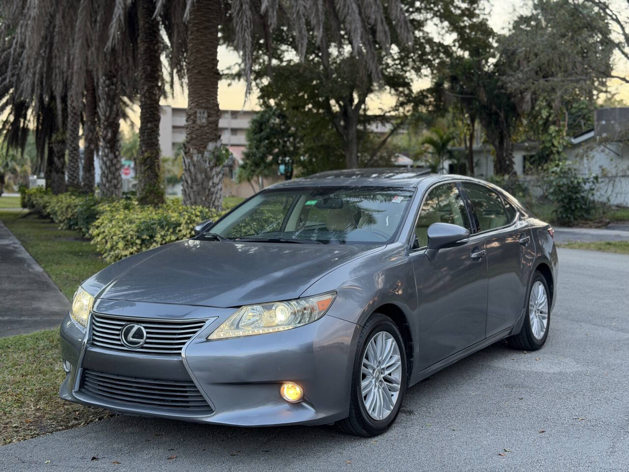 2013 Lexus ES - $10,900