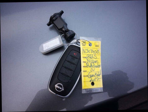 2025 Nissan Pathfinder SV