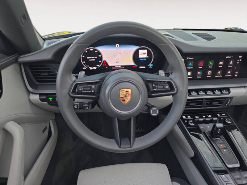 2025 Porsche 911 Carrera