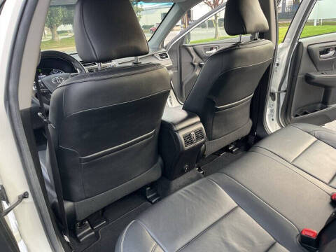 2017 Toyota Camry Hybrid XLE