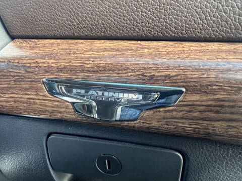 2017 Nissan Titan Platinum Reserve