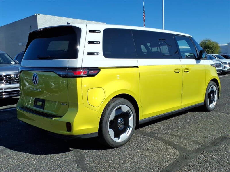 2025 Volkswagen ID. Buzz Pro S Plus 4Motion