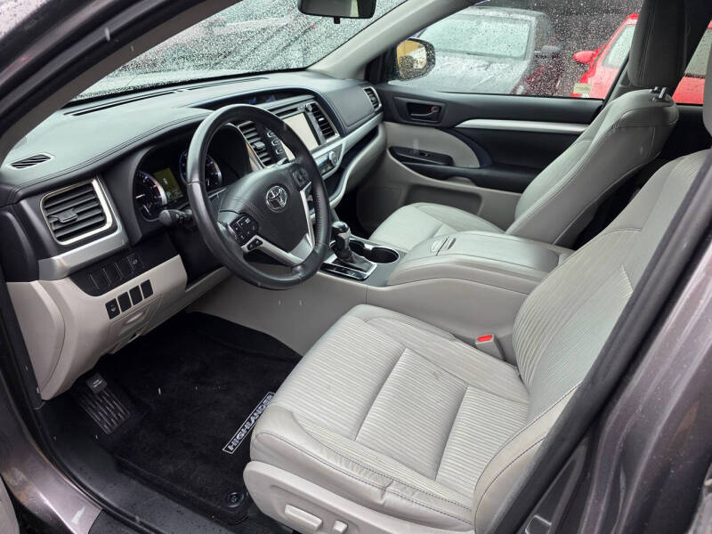 2016 Toyota Highlander LE Plus