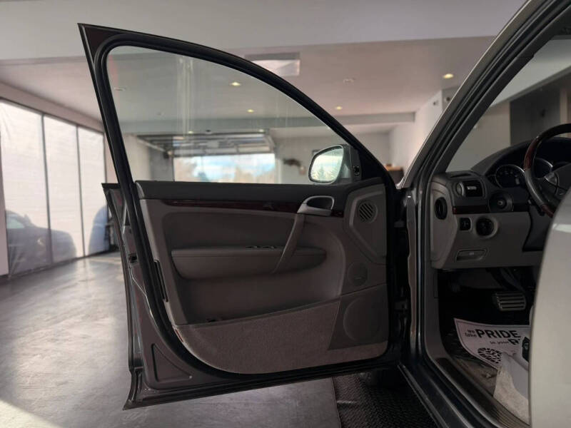 2004 Porsche Cayenne S