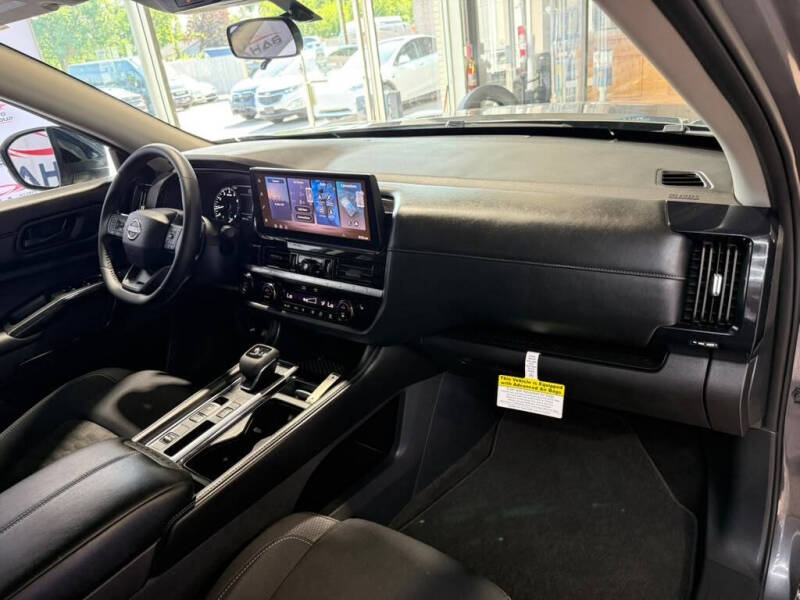 2026 Nissan Pathfinder SV