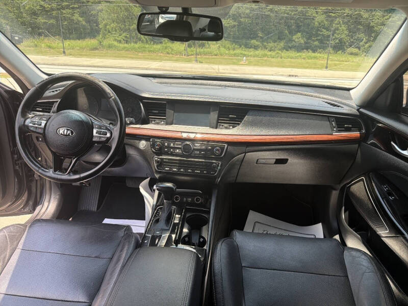 2017 Kia Cadenza Premium