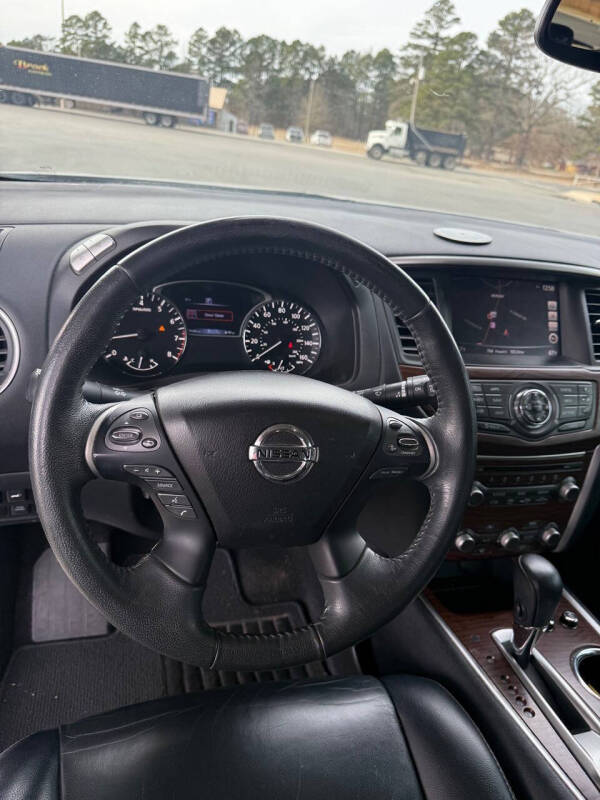 2017 Nissan Pathfinder Platinum