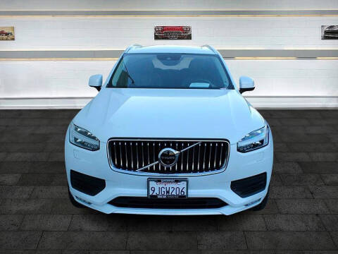 2020 Volvo XC90 T6 Momentum 6-Passenger