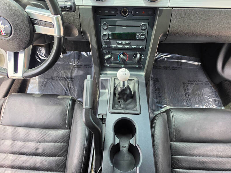 2007 Ford Mustang GT Deluxe