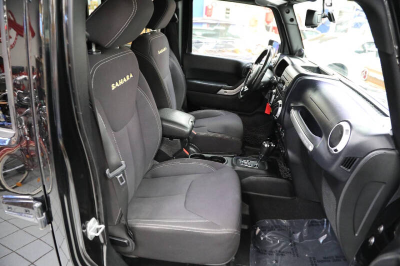 2013 Jeep Wrangler Unlimited Sahara