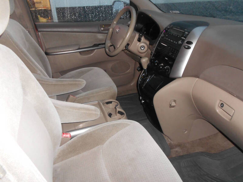 2007 Toyota Sienna CE 8-Passenger