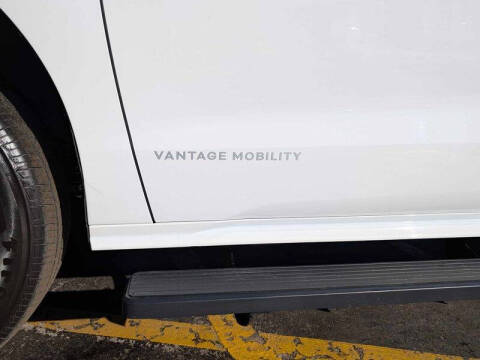 2025 Toyota Sienna LE 8-Passenger