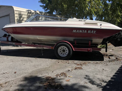 1993 MANTA RAY SKI BOAT