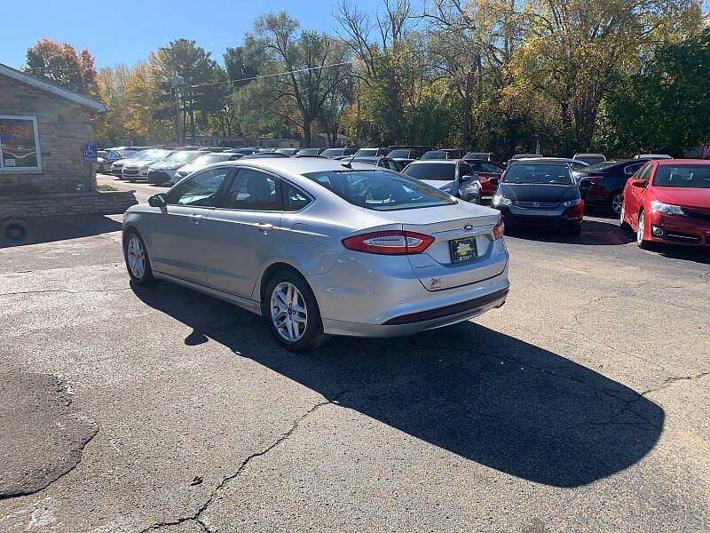2016 Ford Fusion SE