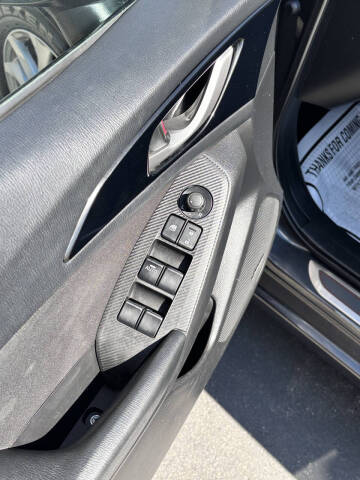 2016 Mazda MAZDA3 i Touring