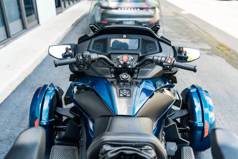 2022 Can-Am Spyder RT SE6