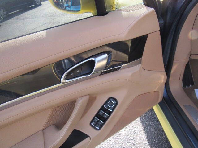 2014 Porsche Panamera 4