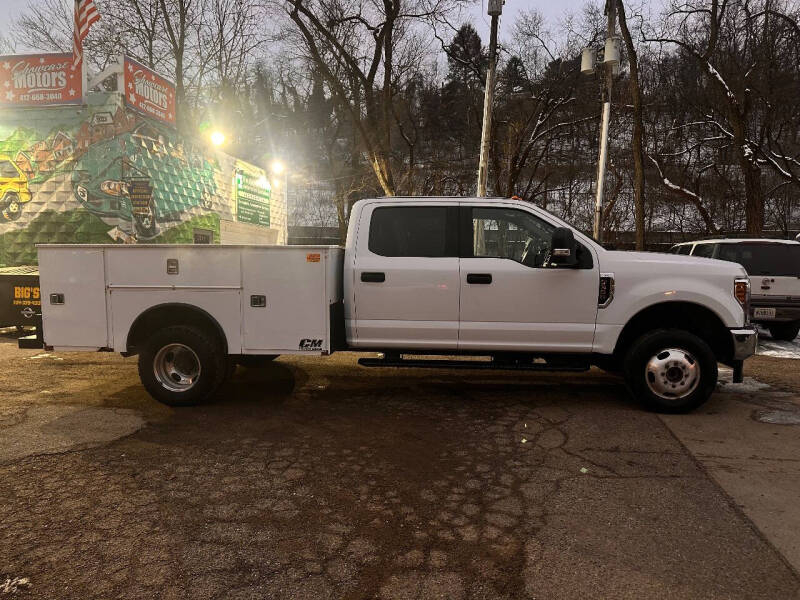 2019 Ford F-350 Super Duty Chassis Cab XL's photo