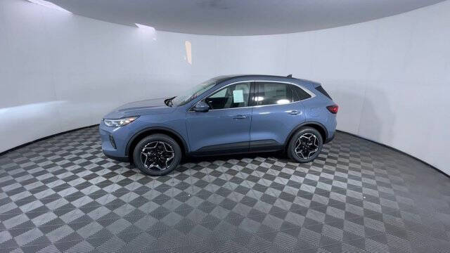 2026 Ford Escape Platinum