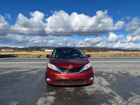 2013 Toyota Sienna LE 7-Passenger Auto Access Seat