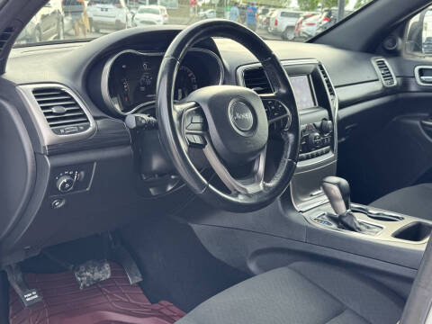 2019 Jeep Grand Cherokee Laredo E