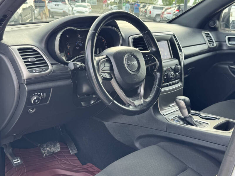 2019 Jeep Grand Cherokee Laredo E