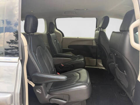 2021 Chrysler Pacifica Touring L