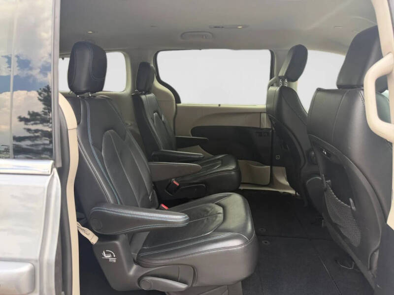 2021 Chrysler Pacifica Touring L