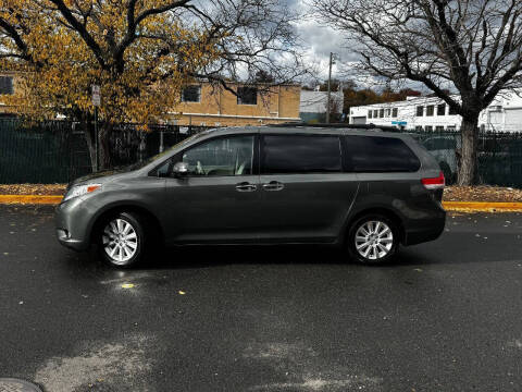 2013 Toyota Sienna Limited 7-Passenger
