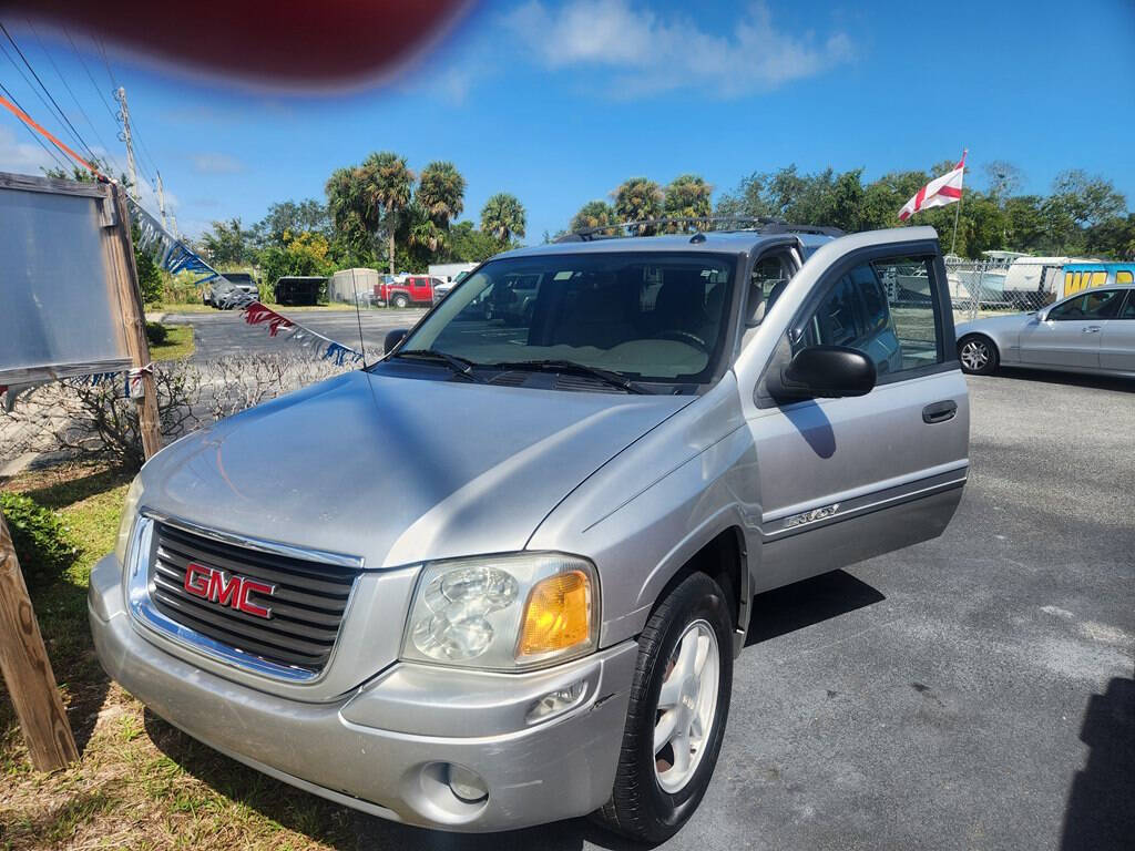 Silver 2005 GMC Envoy SLE SLE 4dr SUV 1