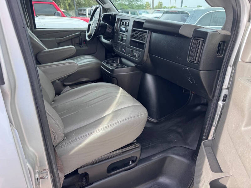 2017 Chevrolet Express LS 2500